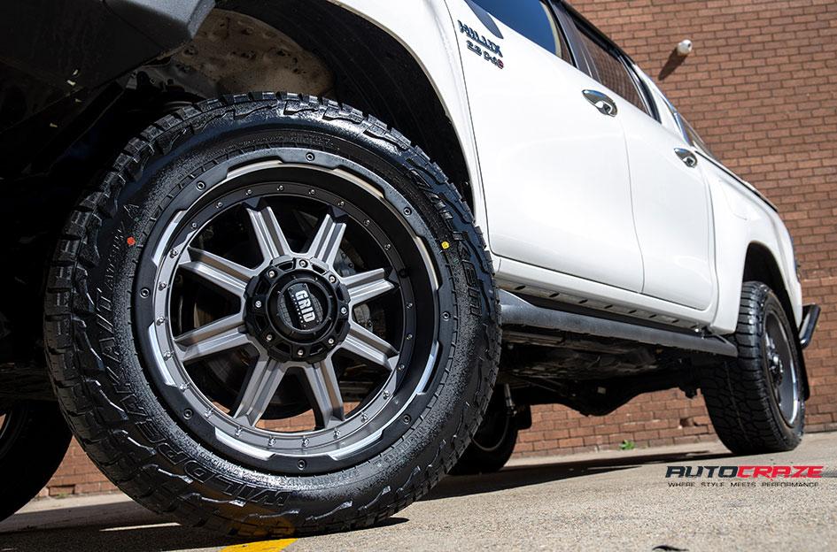 TOYOTA HILUX 4WD GD10 MATTE ANTHRACITE MILLED WITH BLACK LIP
